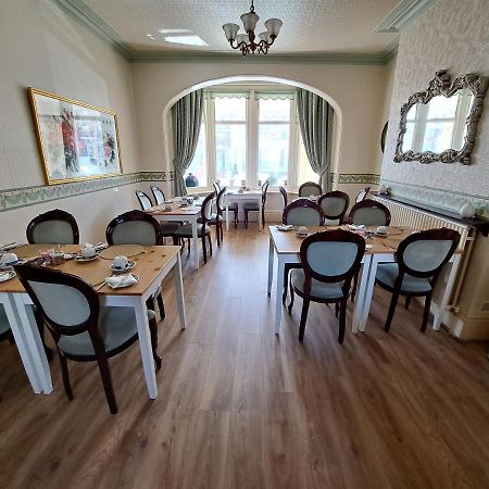 Lily Hotel Μπλάκπουλ Εξωτερικό φωτογραφία
