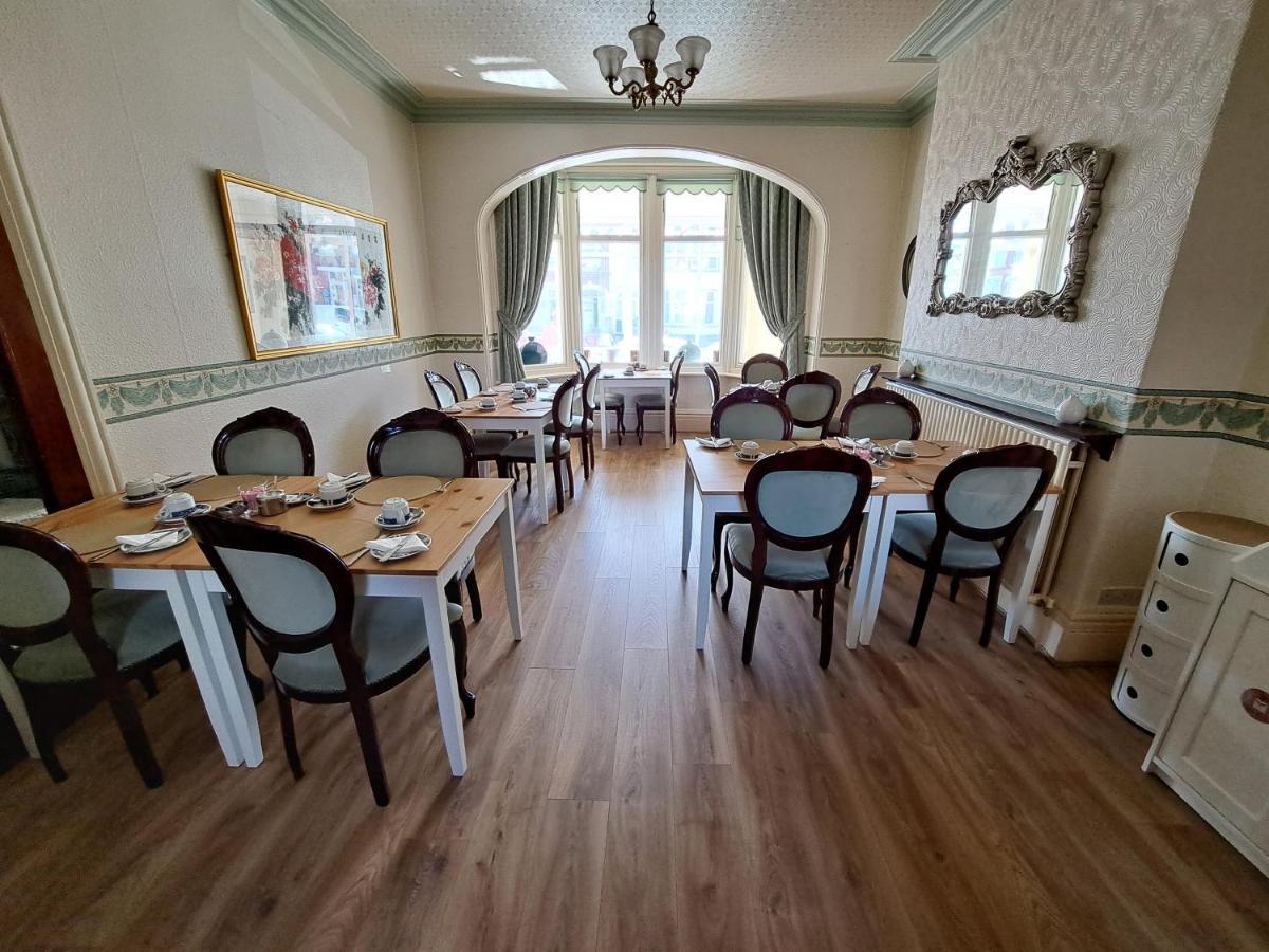Lily Hotel Μπλάκπουλ Εξωτερικό φωτογραφία