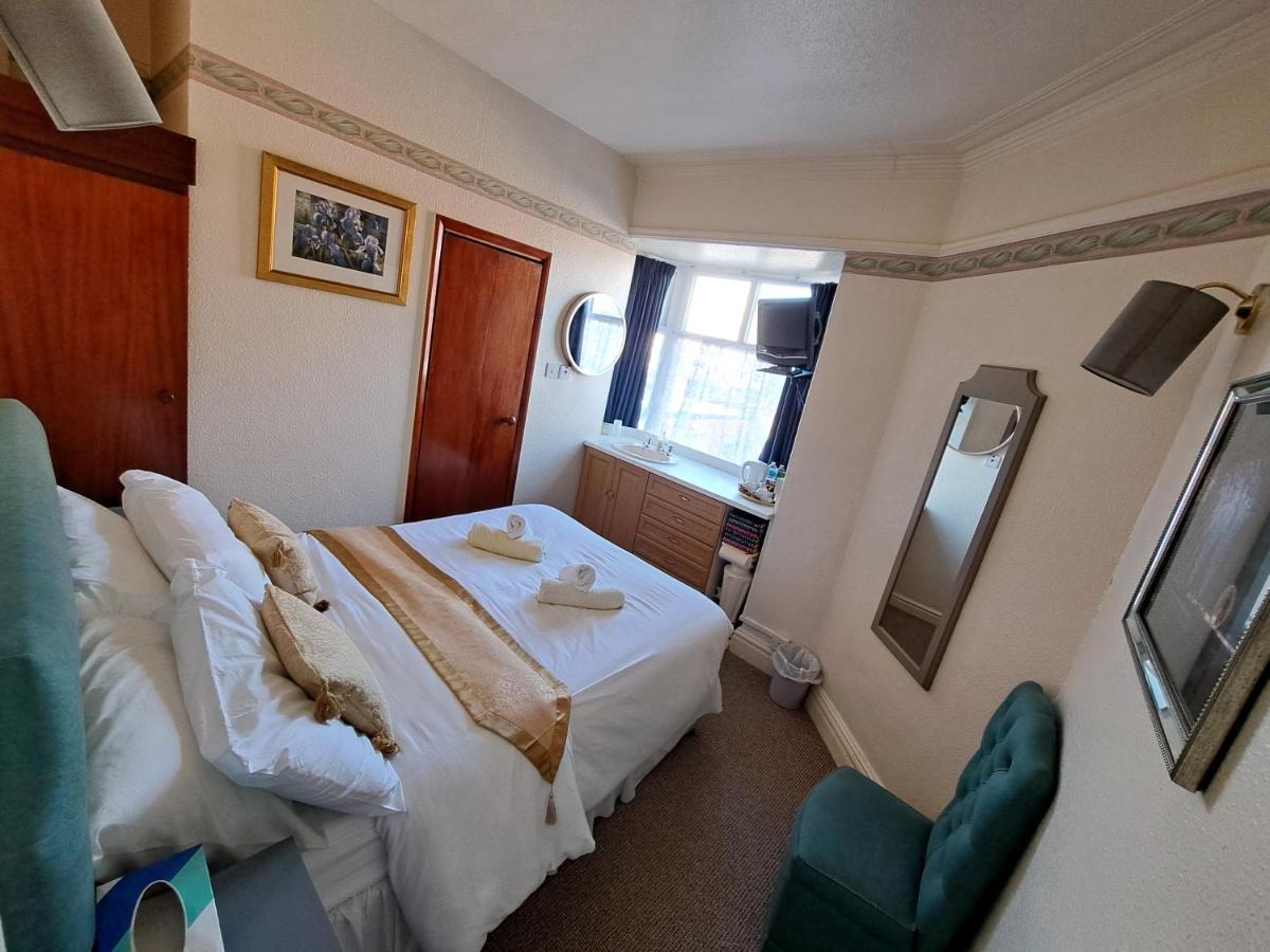 Lily Hotel Μπλάκπουλ Εξωτερικό φωτογραφία