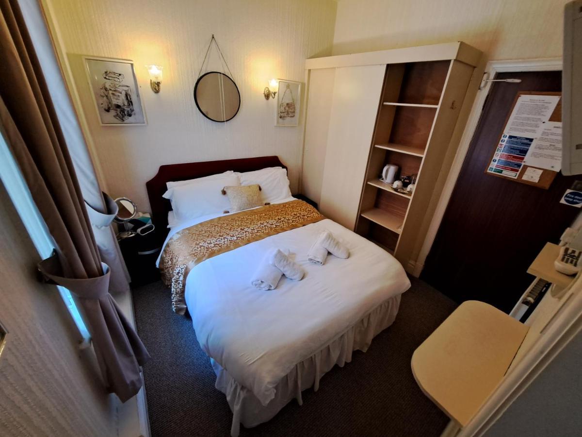 Lily Hotel Μπλάκπουλ Εξωτερικό φωτογραφία